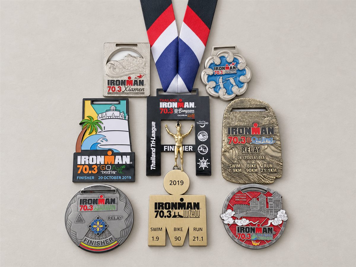 AI-styled presentation of eight custom medal shapes and finishes
